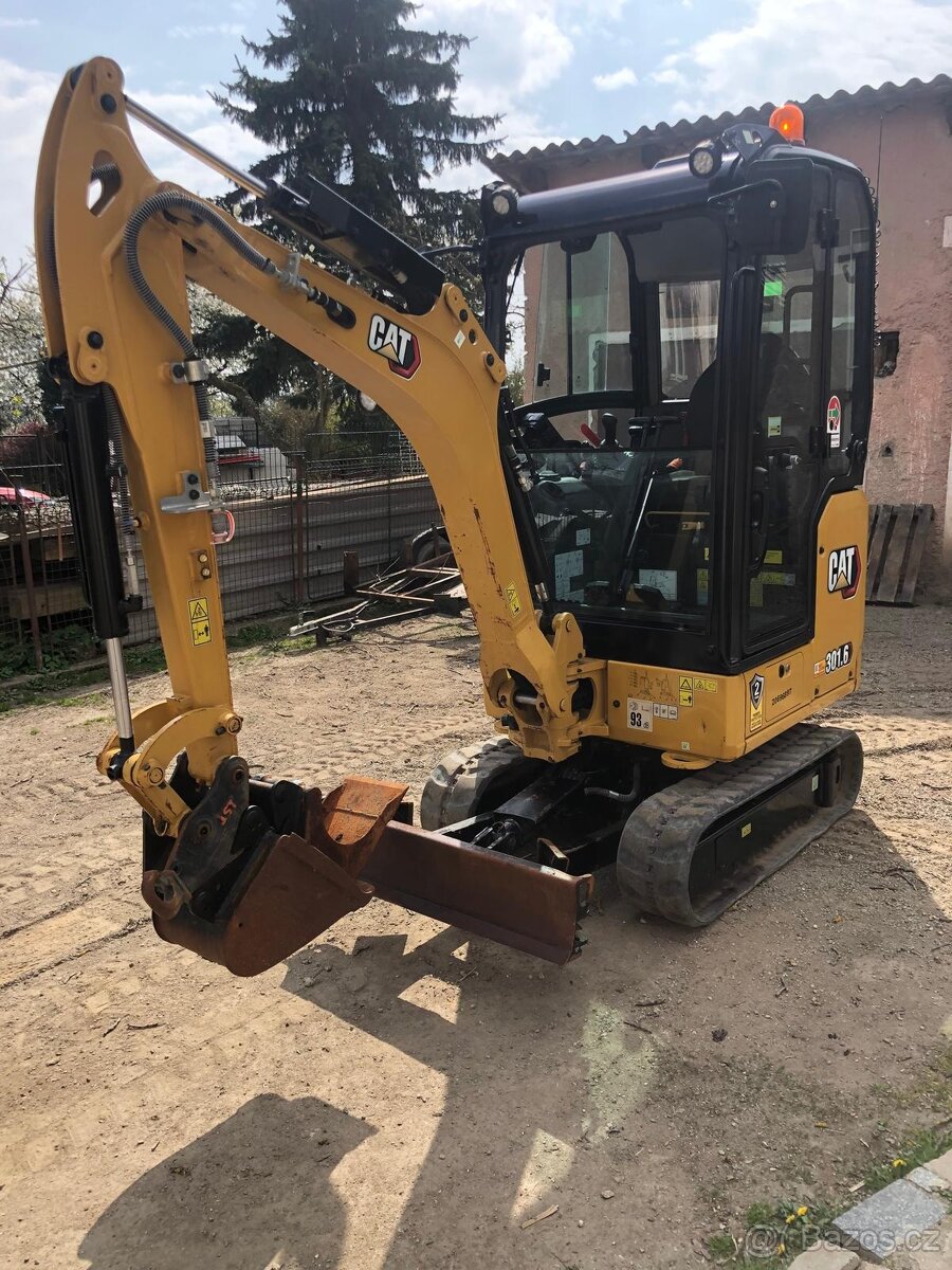 Caterpillar CAT 301.6 - 15