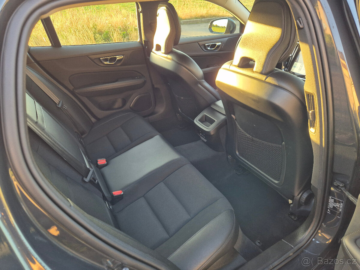 Volvo V60-150 PS-Kamera-Automat-Pravidelný servis TOP CENA - 15