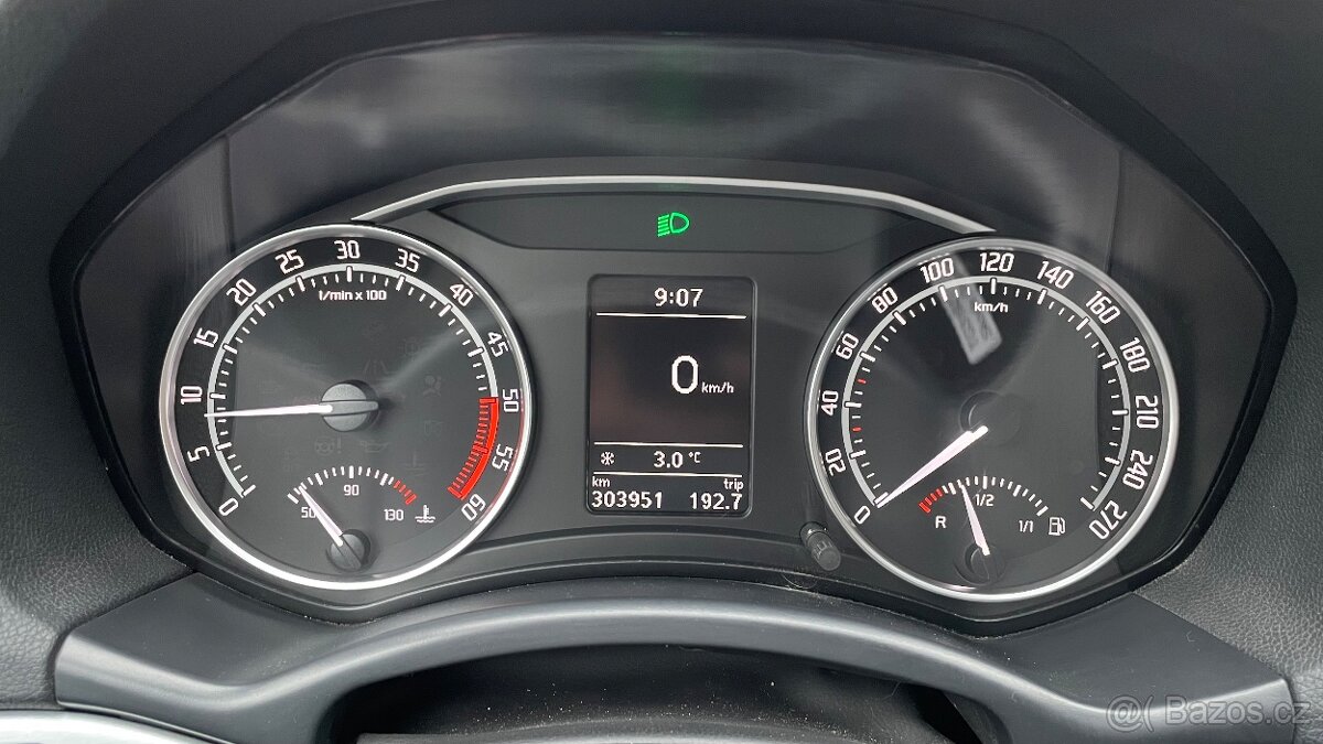 ŠKODA OCTAVIA 2.0TDi RS 125kW WEBASTO - 15