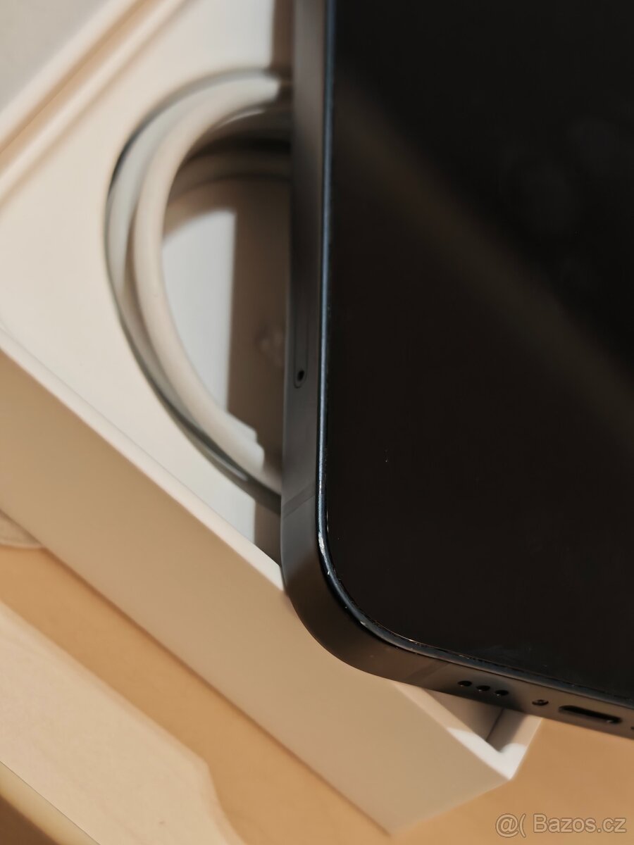 Apple iPhone 14 256 GB, černý - 15