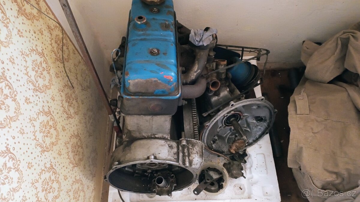 Traktor s kompletním příslušenstvím - 15