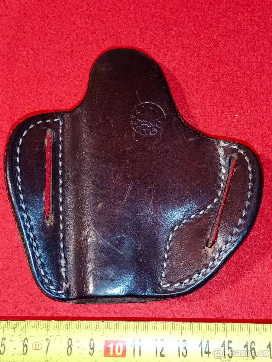 Kožená taška, opasky 2 ks a pouzdro na zbraň zn. LOBO - 15