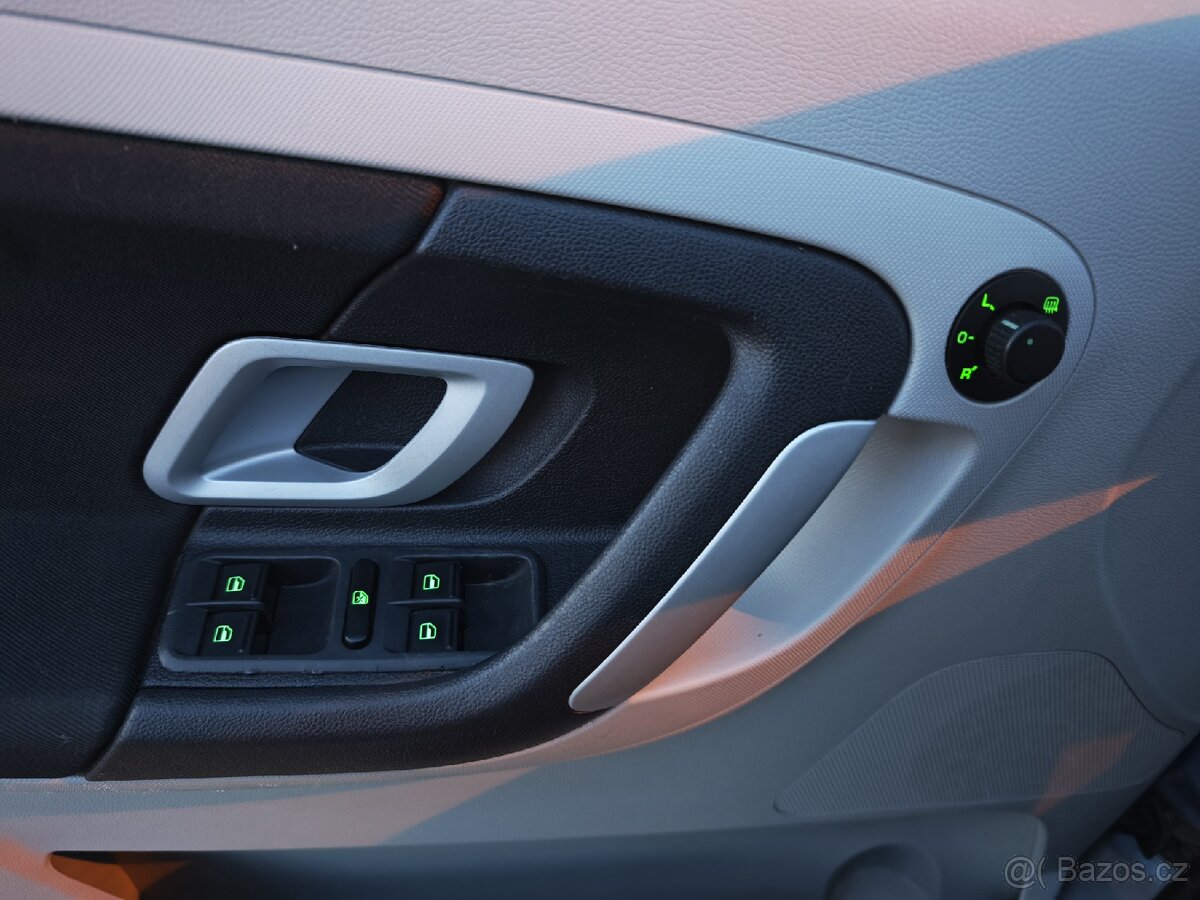 Škoda Roomster 1,4 16V 63 kW - 15