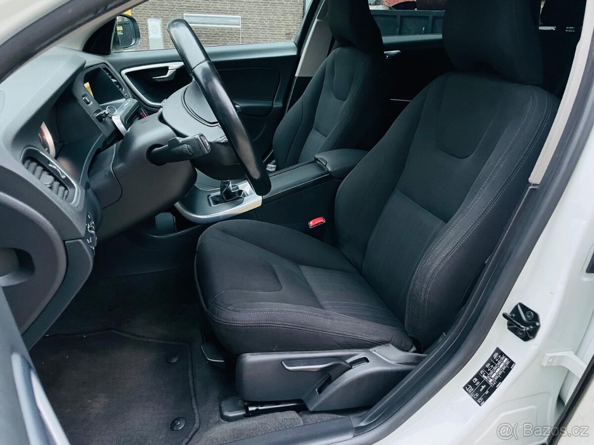 Volvo V60 2.0D 120KW 5VÁLEC MANUÁL BEZ KOROZE - 15