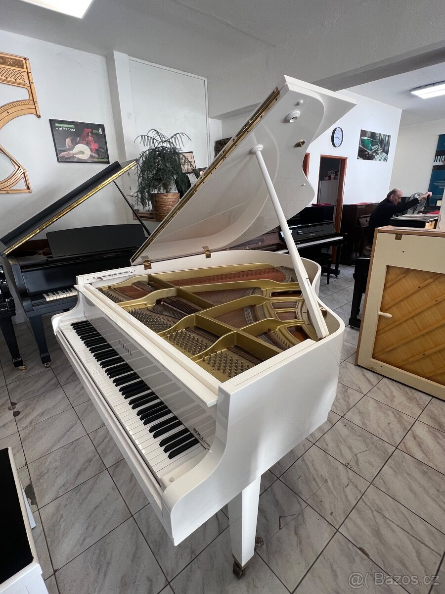 Japonský klavír Yamaha se zárukou 5 let. Doprava zdarma - 15