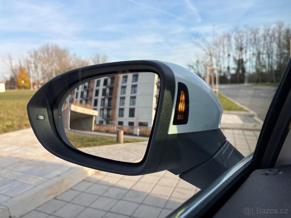 Volkswagen Golf 8 Variant Style 2.0TDI 110kW 2022 DSG LED - 15