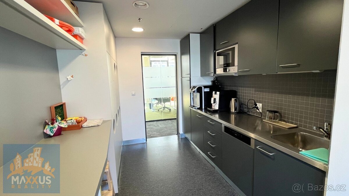 Pronájem kanceláře (315 m2), ul. Karolinská, Praha 8 - Karlí - 15