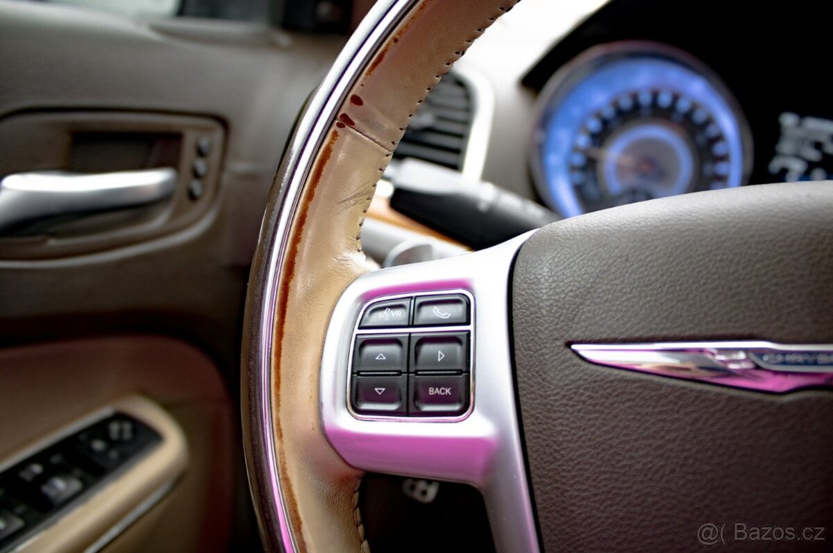 Lancia Thema 3.0 CRD - 15