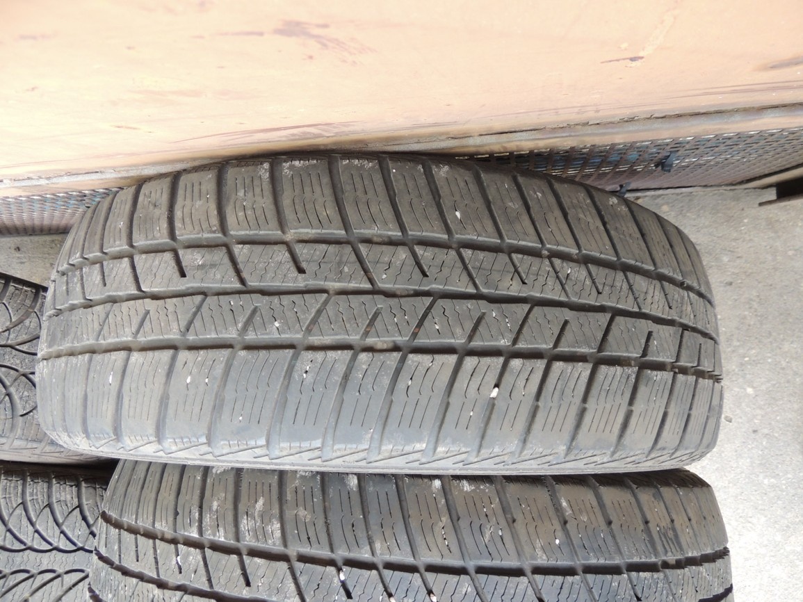 4ks zimních pneu 185/60/15 - 15