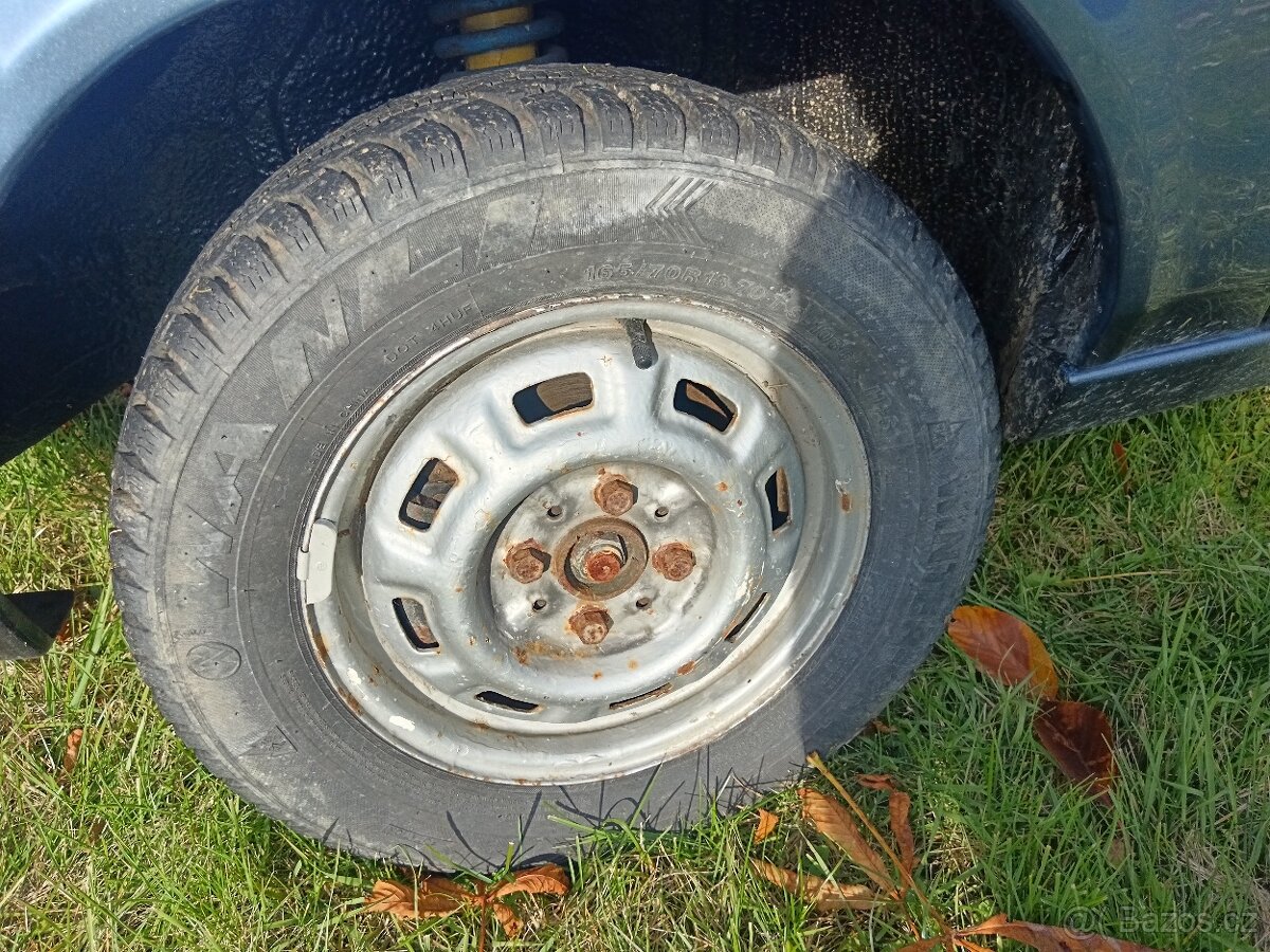 Favorit r.v.1990 karbec pekny stav HP sporting - 15