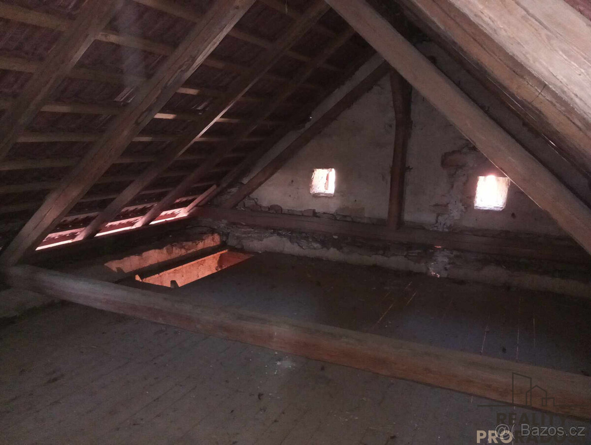 Prodej chalupy 2+1 se dvorem a stodolou v Maňovicích, RD 2+ - 15