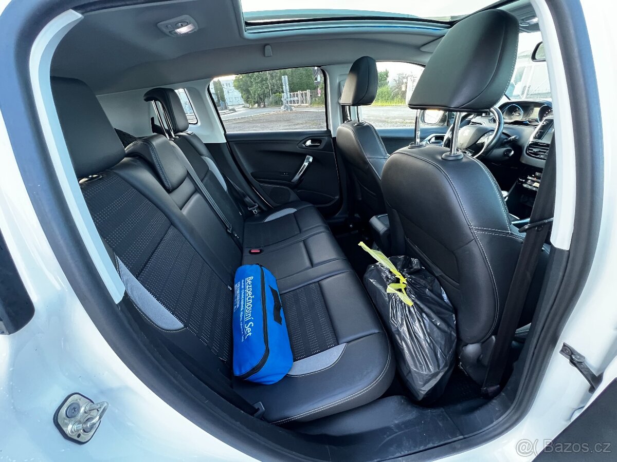 Peugeot 2008, 1,6 HDi 84 kW ALLURE PANO,NAVI - 15