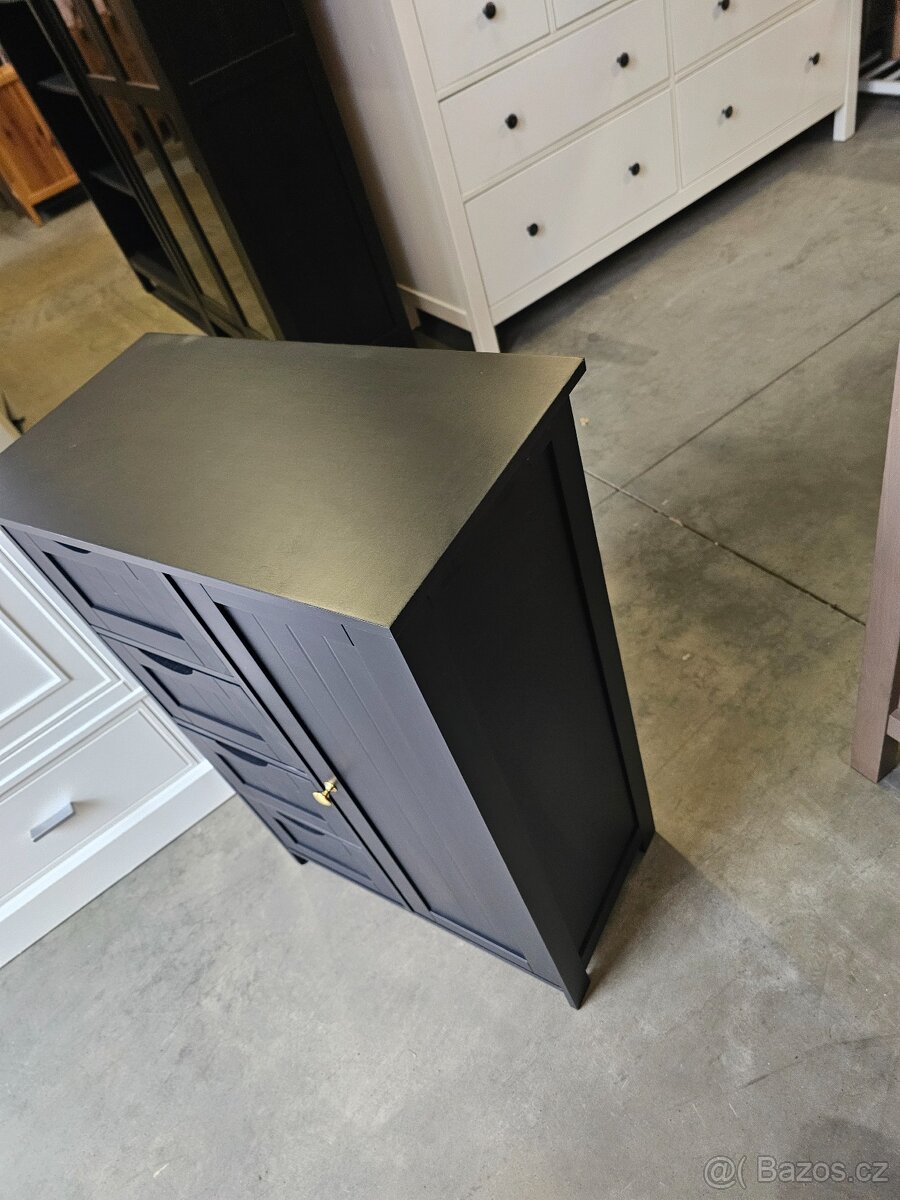 Černá mat skříňka - 15