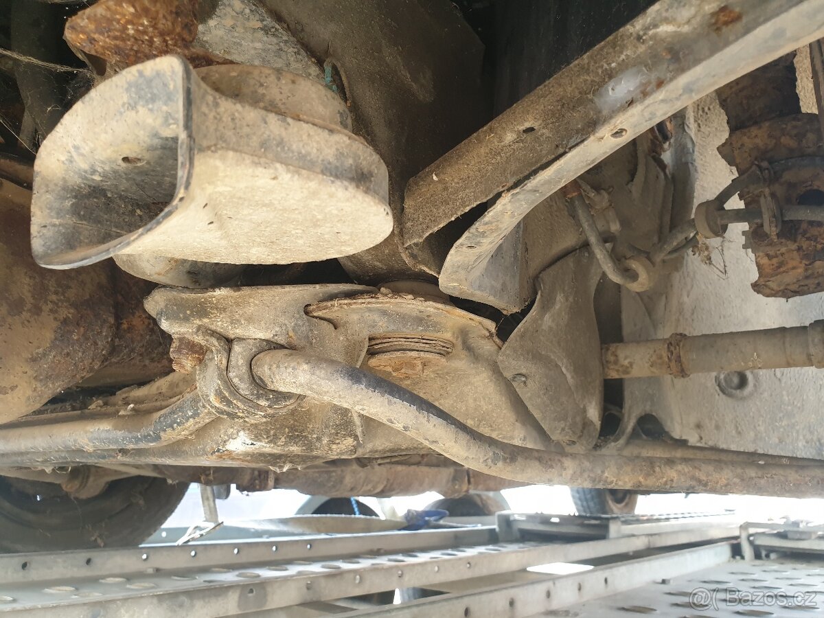 Audi 100 c3 doutník sedan 5V 2.3 benzín - 15