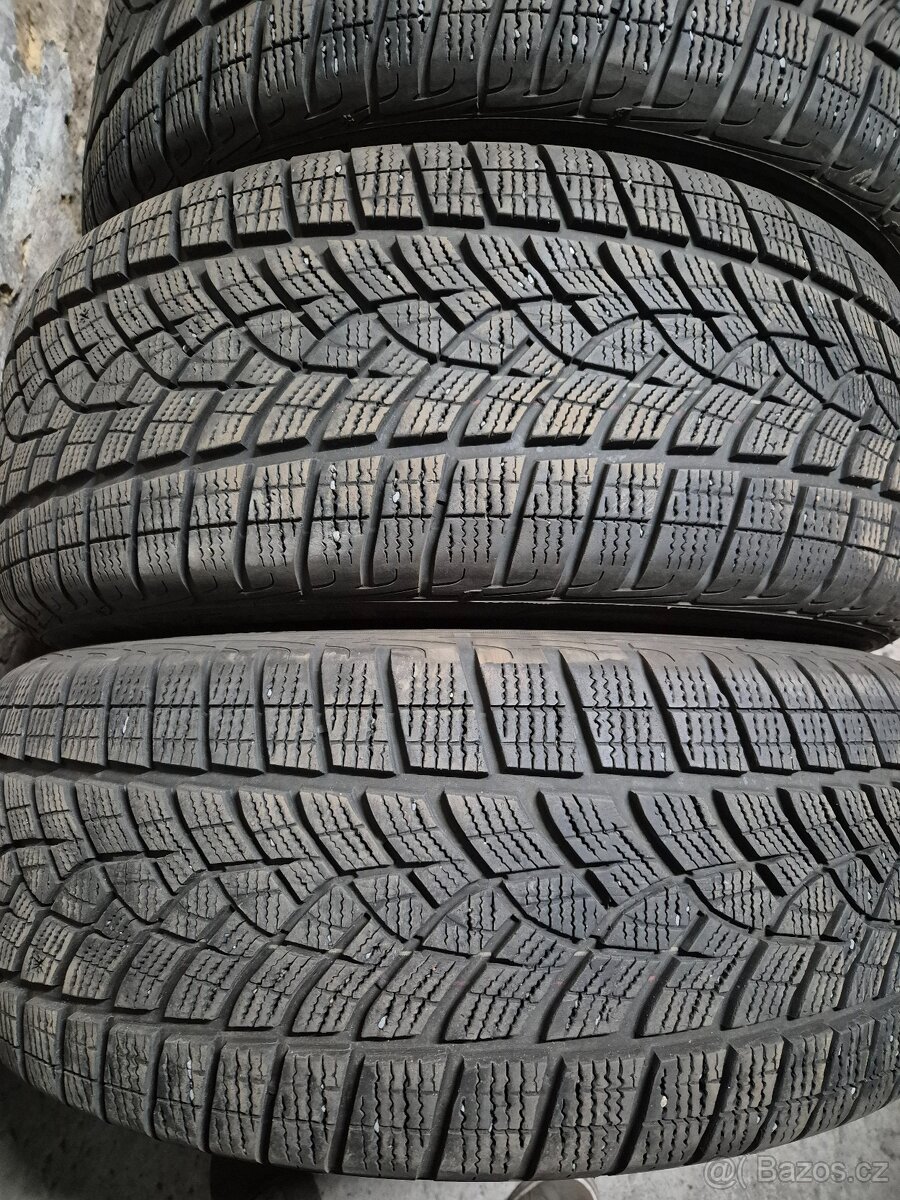 hyundai 5x114 225/45 R18 - 15
