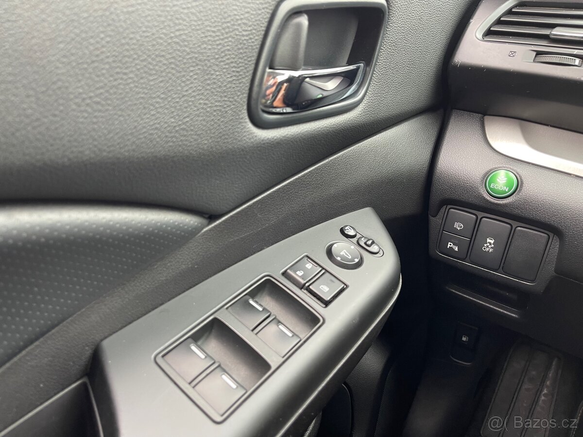 Honda CRV 2013 2.2 i-DTEC 4x4,MANUÁL,TAŽNÉ,SERVIS HONDA - 15