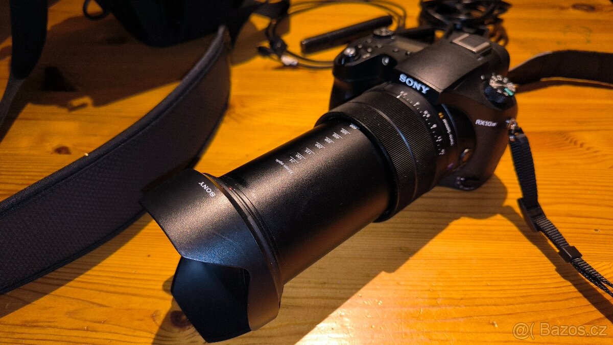 Sony Cyber-Shot DSC-RX10IV - 15