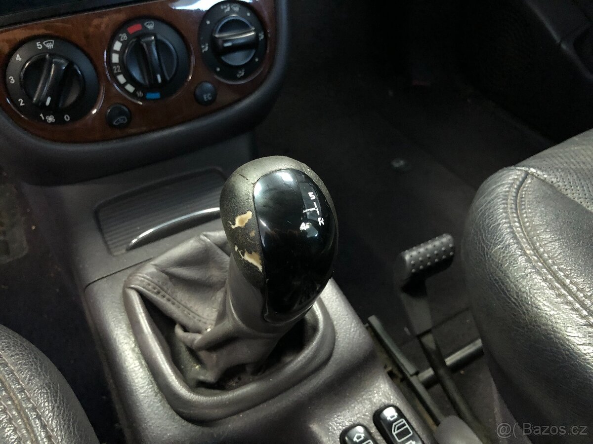 MERCEDES-BENZ A 190I - 15