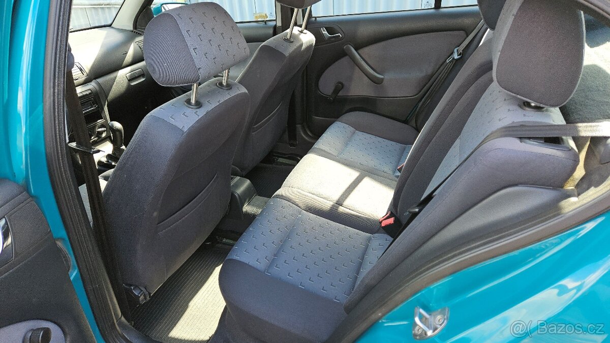 ŠKODA OCTAVIA 1,6 i Ambiente - 15