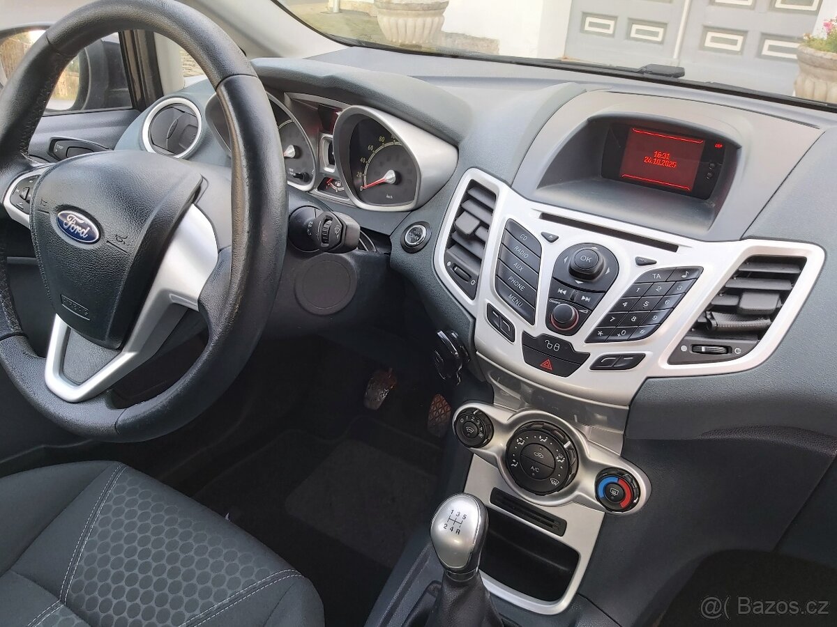 Ford Fiesta Titanium 1.4 71 kw, 128.000 km - 15