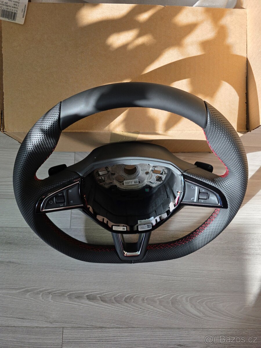 Nový zkosený volant Škoda + PÁDLA DSG - 15