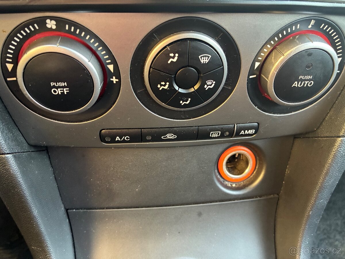 Mazda 3 1.4i 62kw rv. 2008 serviska pěkný stav - 15
