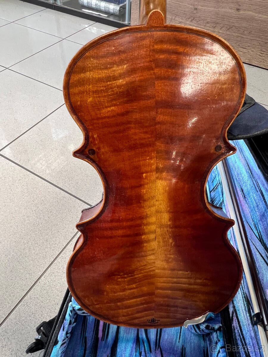 Prodám housle velmi staré a hysterické - 15