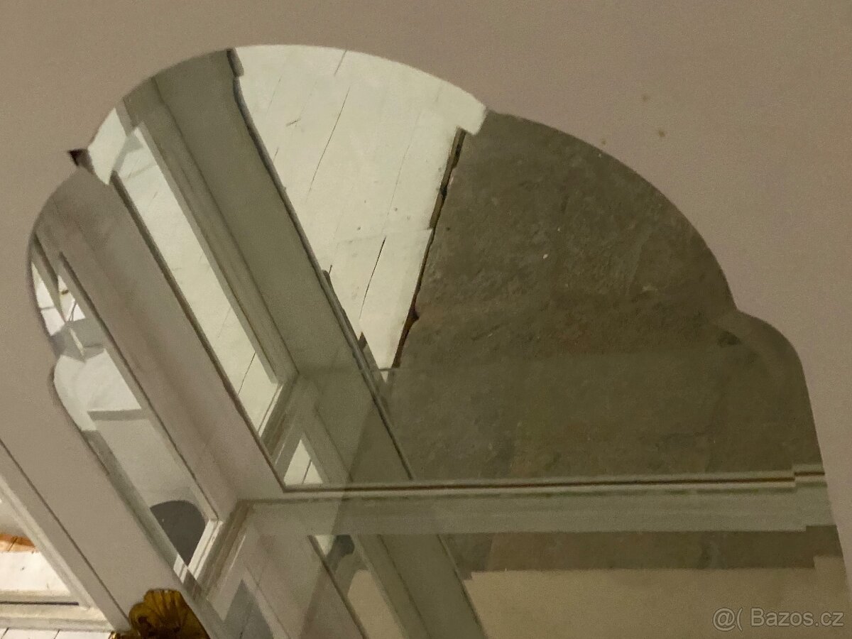 Umělecká závěsná vitrína s historickým fazetovým sklem - 15