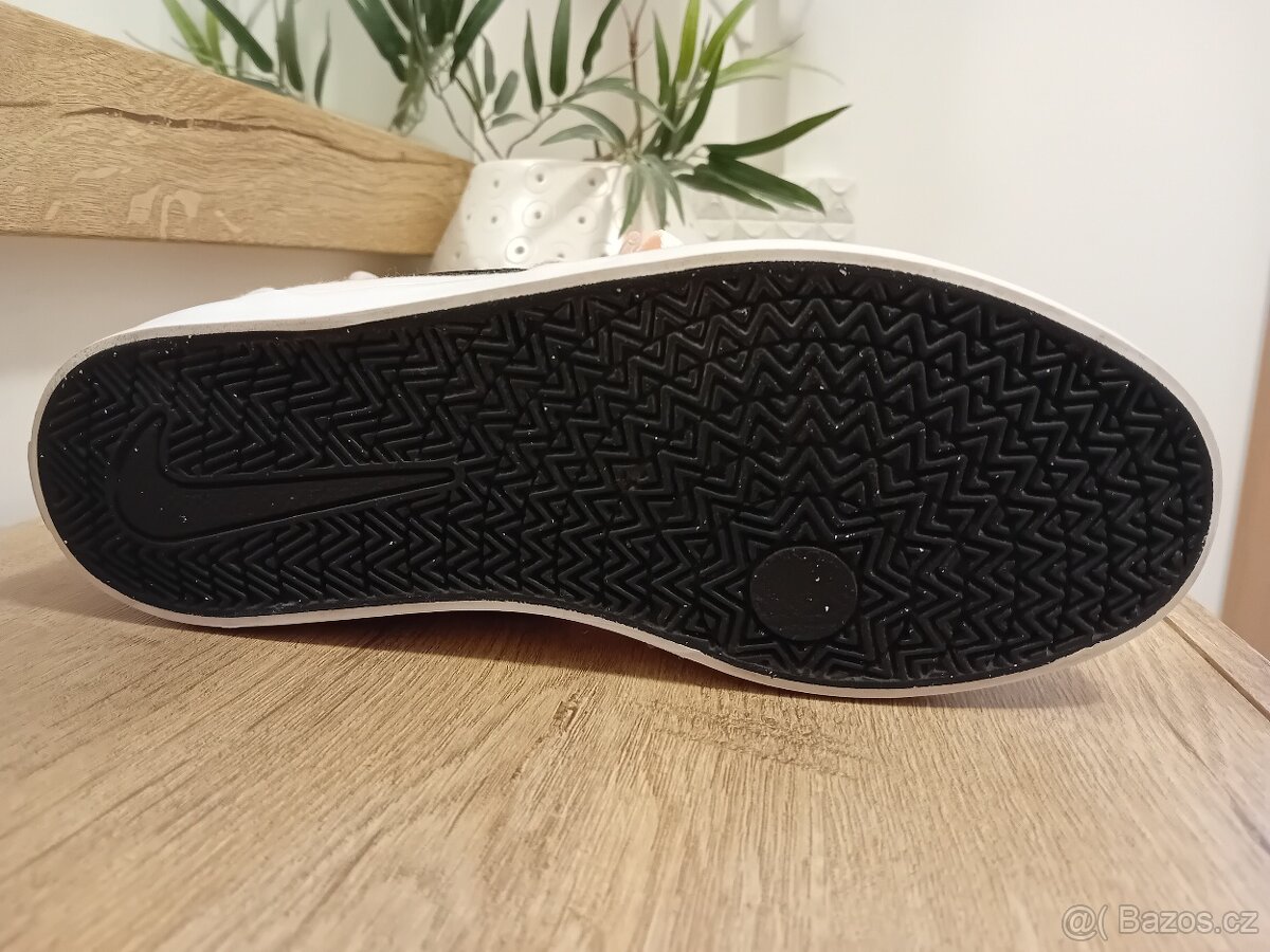 Nike dámské tenisky Solarsoft vel. 39 - 15