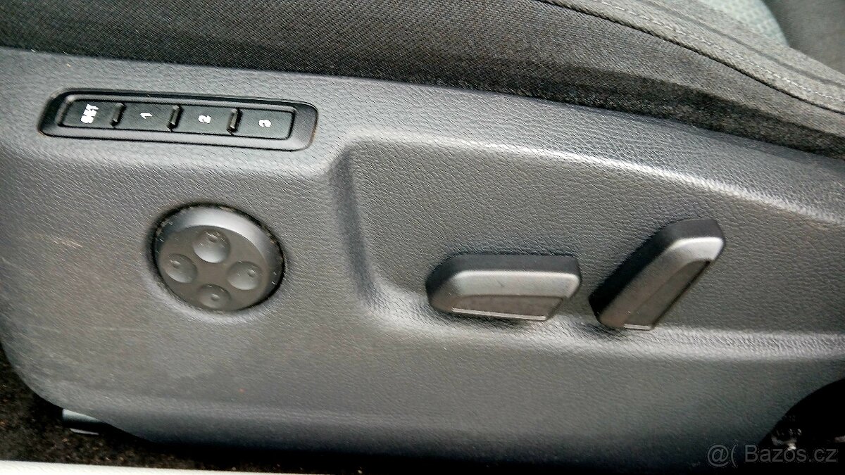 Superb 2.0 tdi dsg NAVI,pěkný stav. - 15