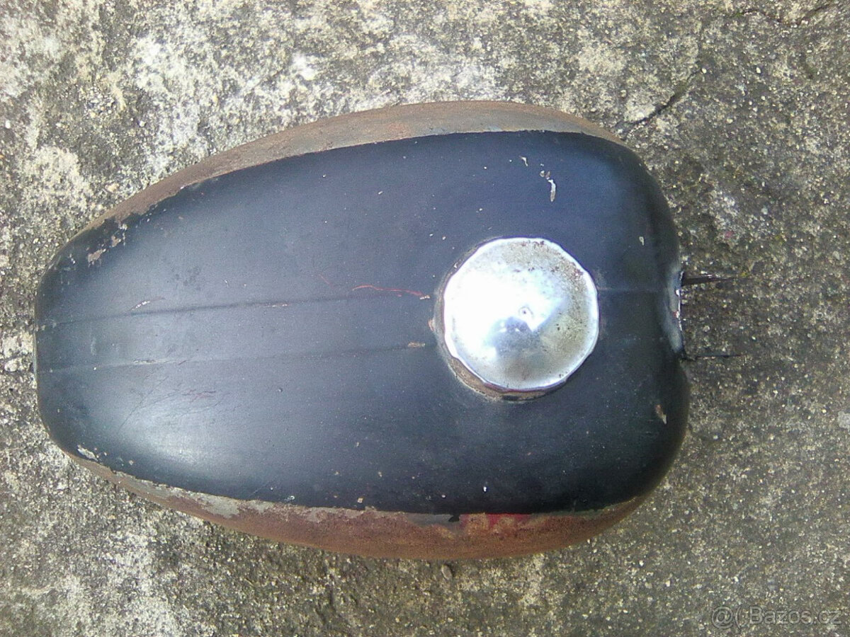 Jawa 350/360 - motor,výfuky s koleny,plechy pod z.blatník... - 15