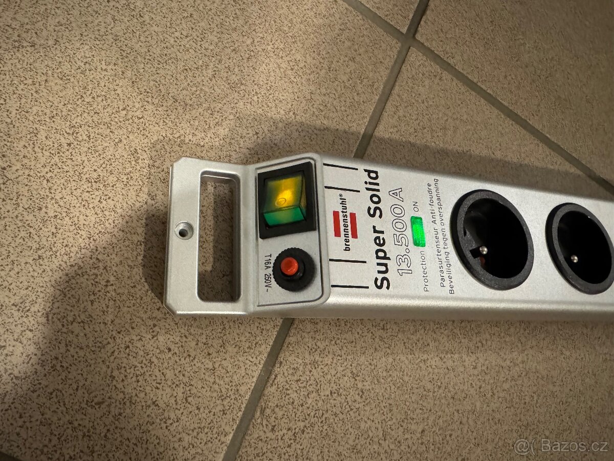 BRENNENSTUHL Super Solid – 8 zásuvek, 2,5 m TOP STAV - 15