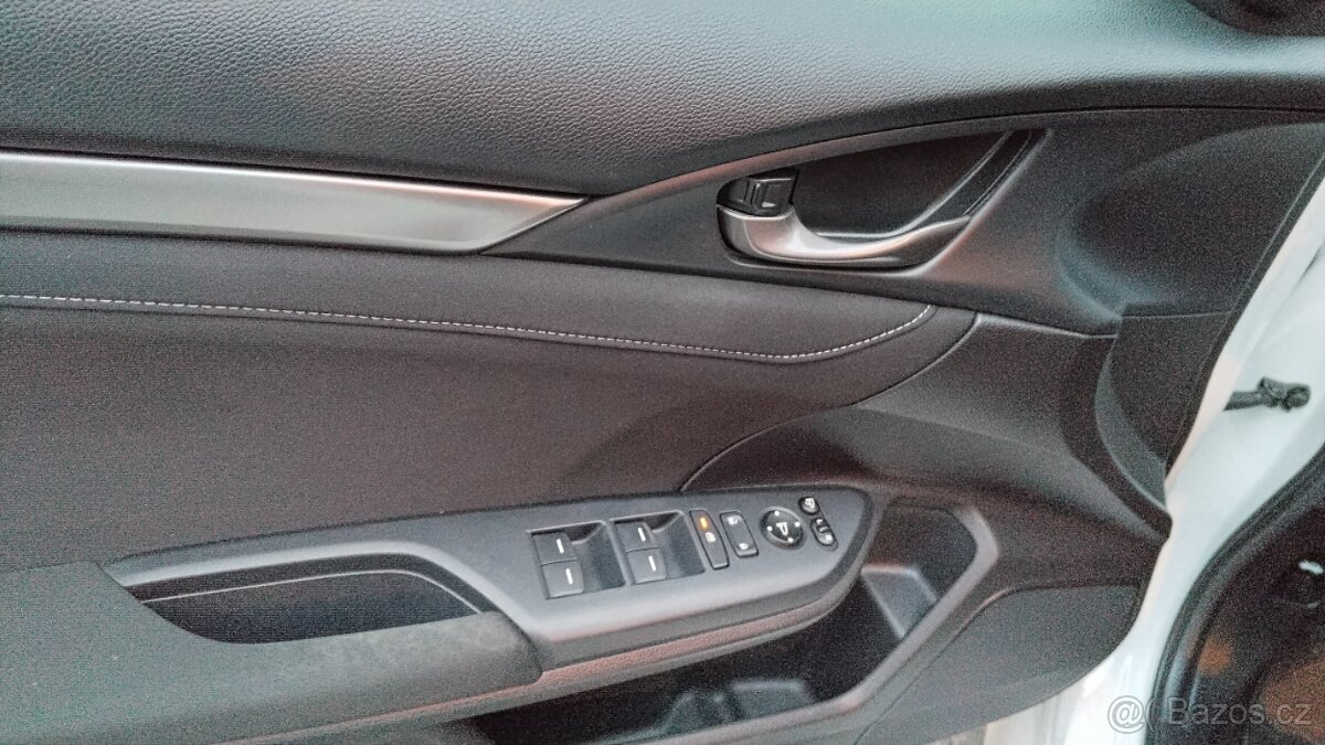 Prodám Honda Civic,, výbava Elegance, 2021 - 15