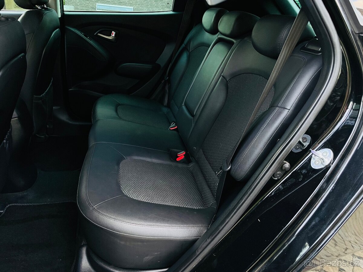 Hyundai ix35 2.0i BENZIN AUTOMAT VYHŘEV SERVISKA - 15