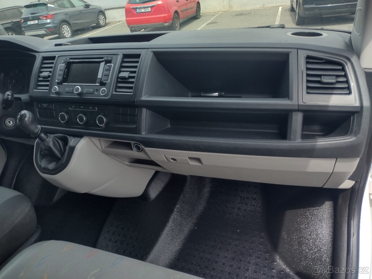 VW Transporter T6 2.0TDI - 15