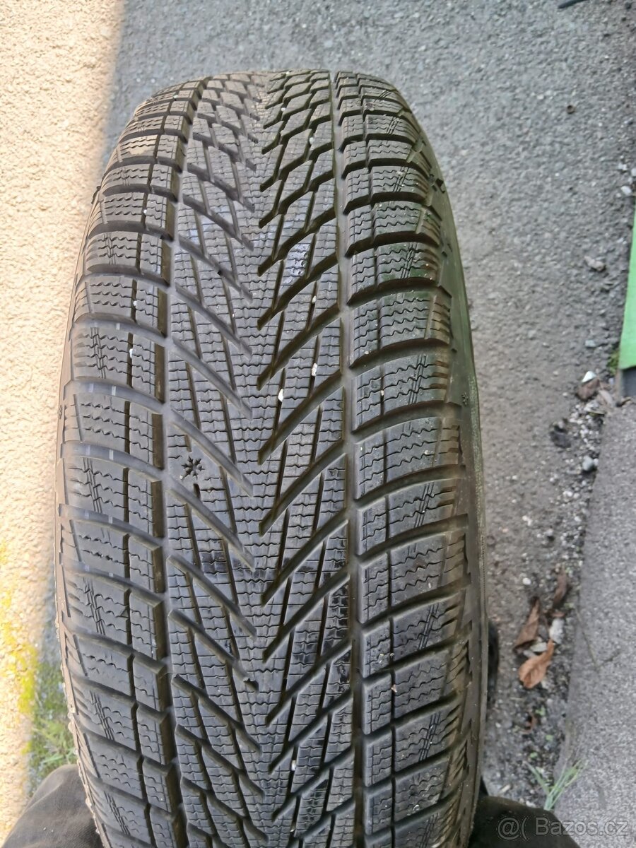 Prodám komplet zimní kola na Mazdu cx-30 vč. disků, ventilků - 15