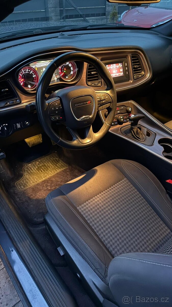Dodge challenger SXT Plus 3,6 V6 - 15