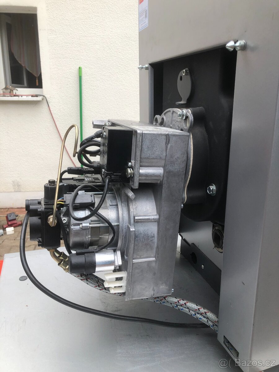 Prodám litinový kotel na olej 18 - 20 Kw - 15