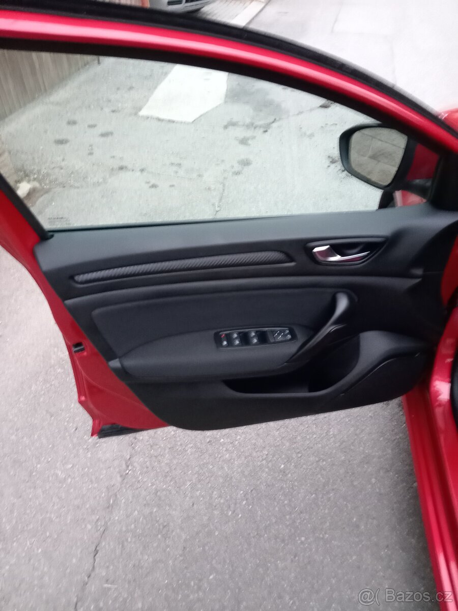 Renault Megane 1.3 75KW rok 2019 14700km - 15