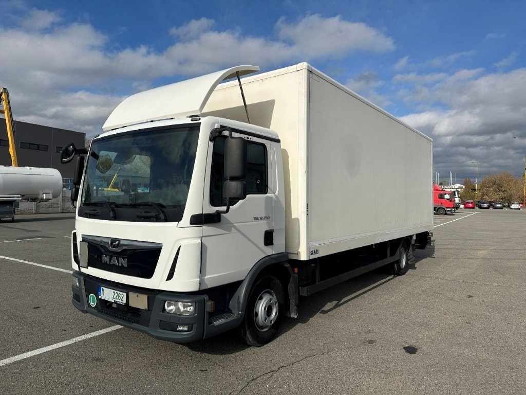 MAN TGL 12.250 , skříň, čelo, klima E6 - 15