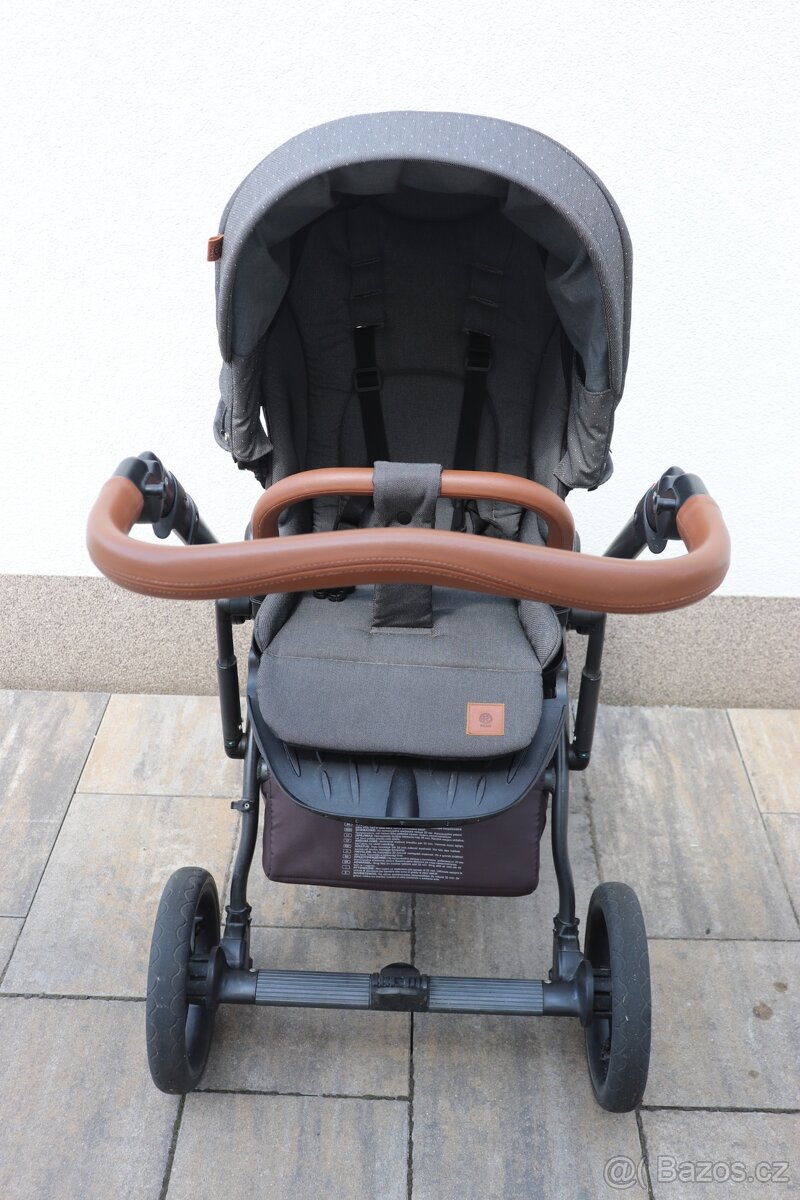 Kombinovaný kočárek Roan Bloom - 15
