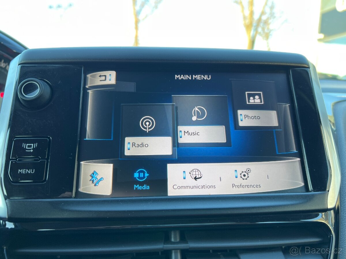 Peugeot 208 1.4 VTi 95k SERVIS ZÁRUKA - 15