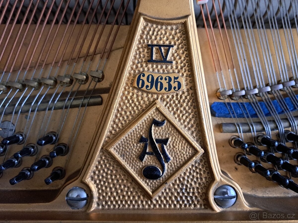 Klavír - křídlo August Förster - 15