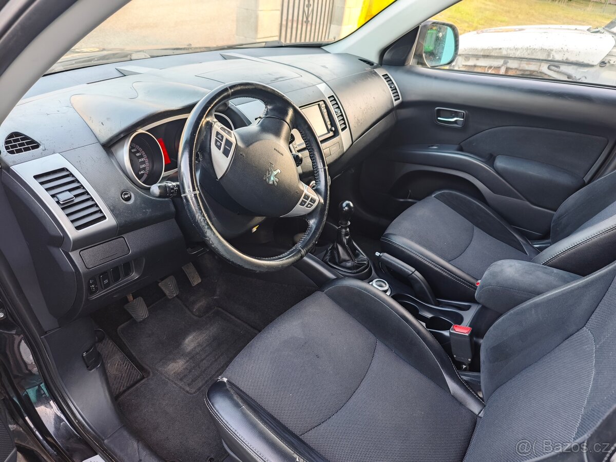 Peugeot 4007 4x4 2,2 HDI 115kw rok 2008 - 15