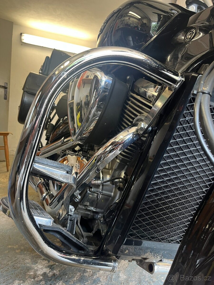 Suzuki C800 Intruder - 15