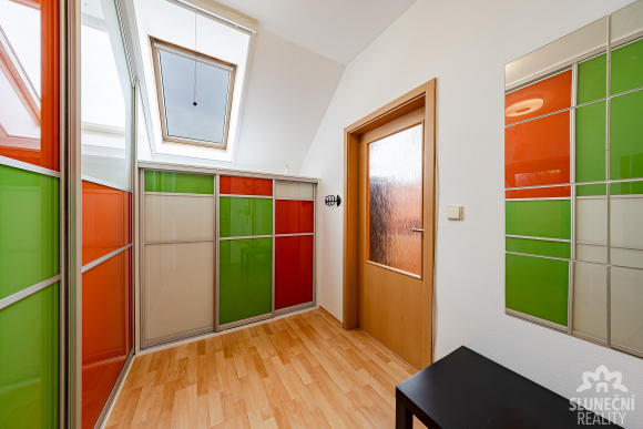 Pronájem mezonetového bytu 2+kk s pracovnou, 82 m², Uherské - 15