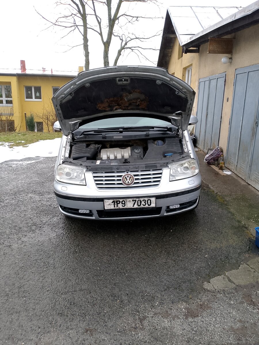 PRODÁM VOLKSWAGEN SHARAN 2005 - 15