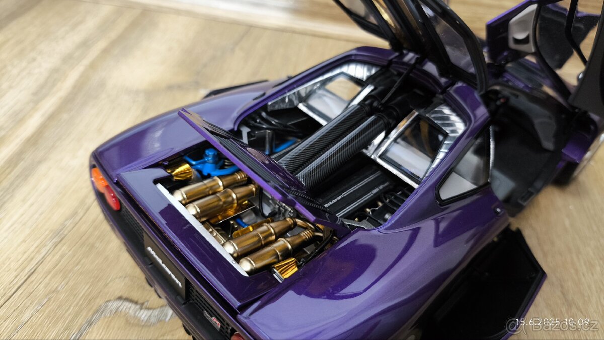 Model McLaren F1 1:18 LCD Models - 15