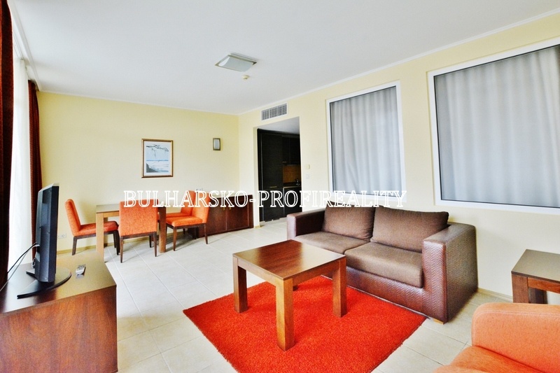 Luxusní apartmán 2+kk (68 m²) v první linii s bočním výhlede - 15