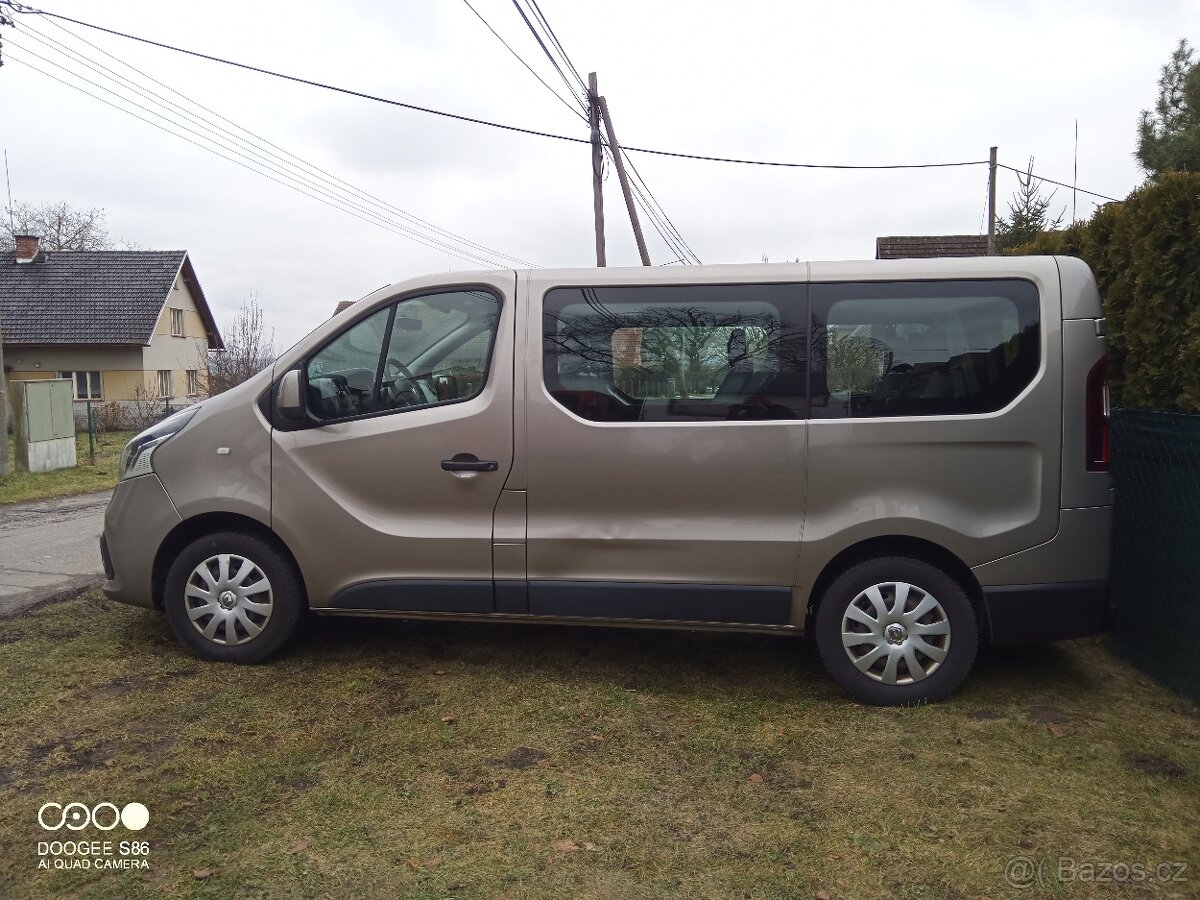Prodám Renault Trafic ,,, sleva ,,,9 místný 2019 107 kw - 15